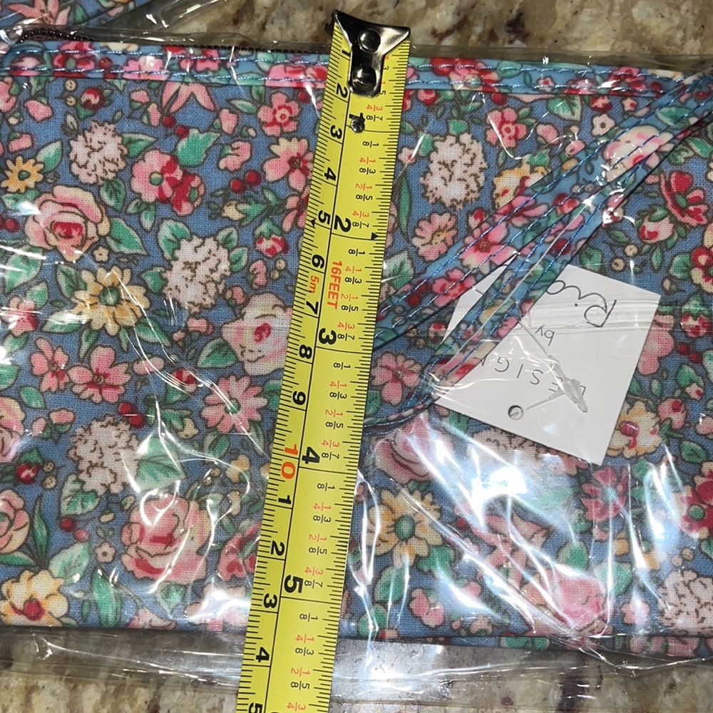 NWT- Handmade Natural Style Floral Cosmetic Bag - Picture 2 of 3